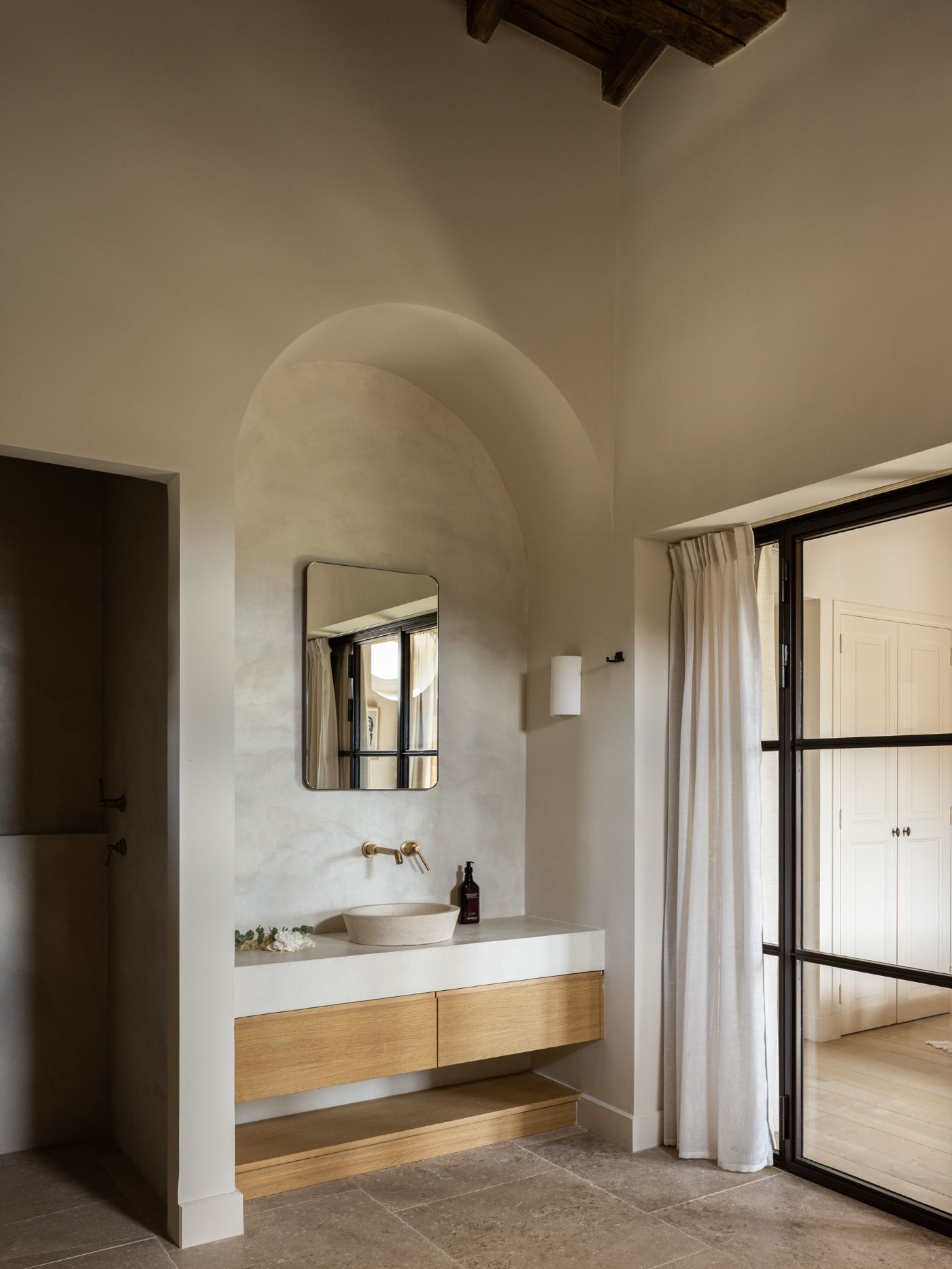 En-suite bathroom at Le Grand Mas D'Eygalieres.