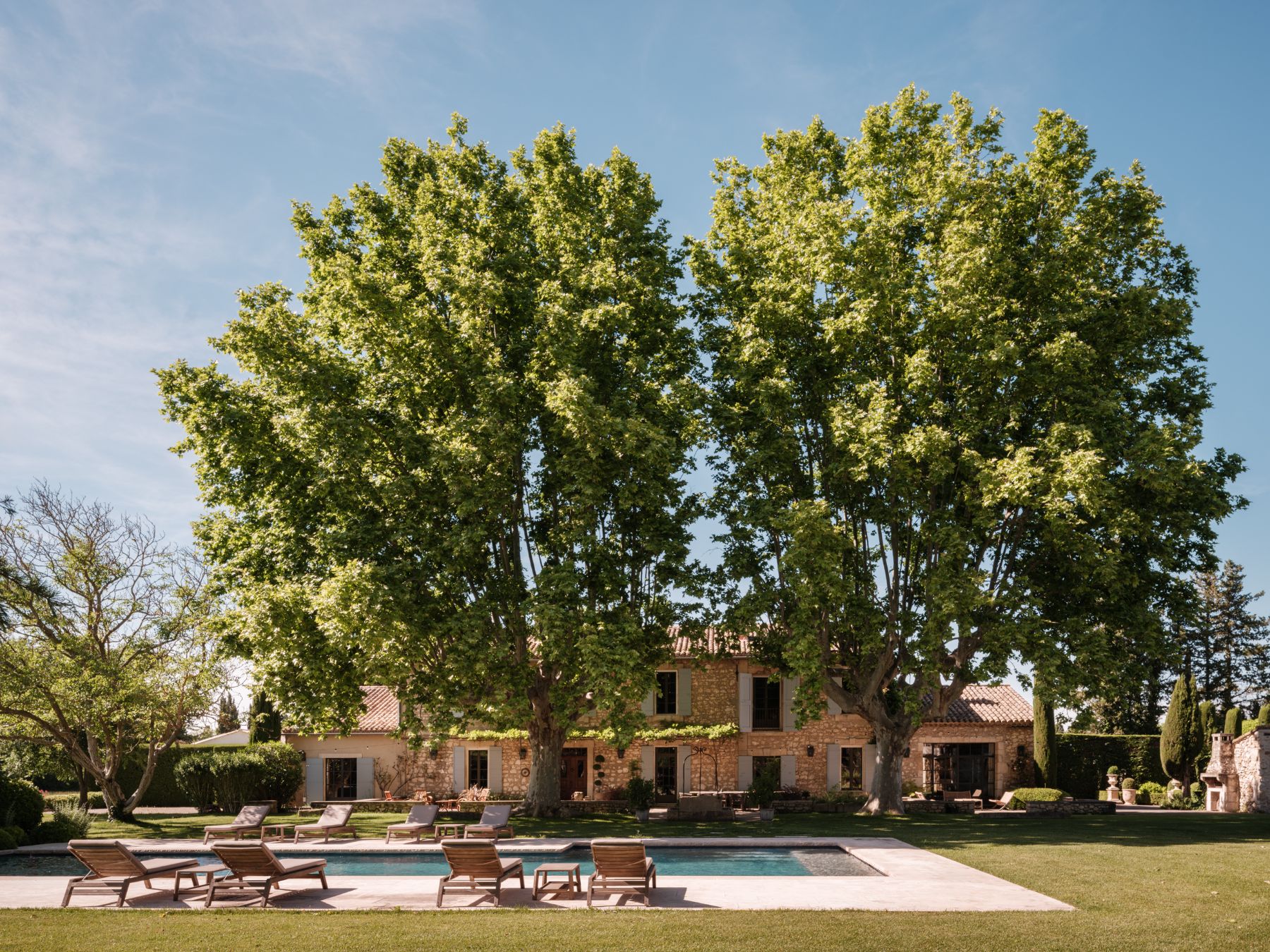 Full Exterior of Le Mas Santoline in Provence