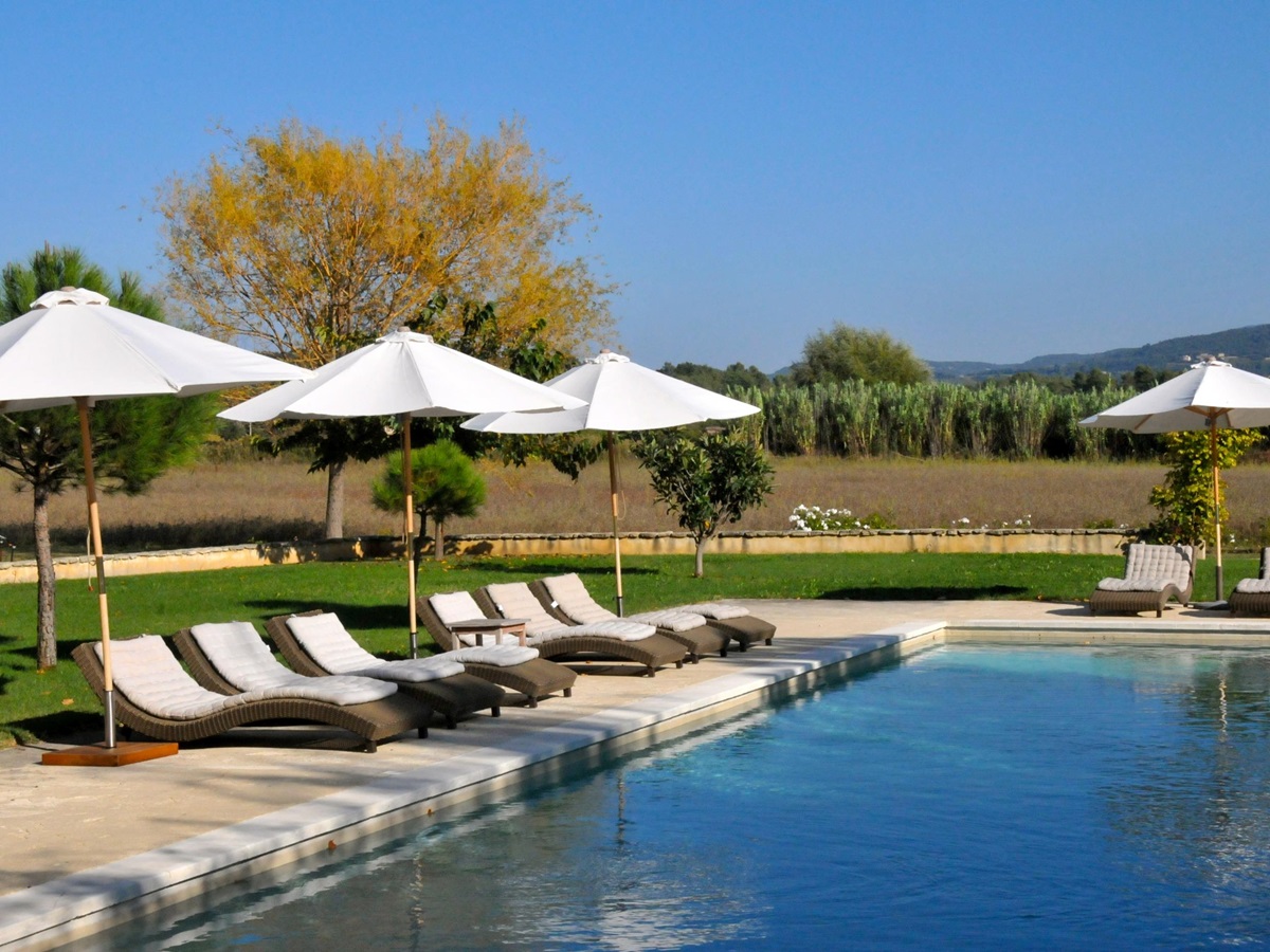 swimming pool of Le Pont Romain, Provence