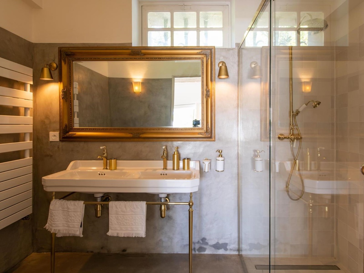 Bathroom 1 at Mas de Cabrieres in Provence