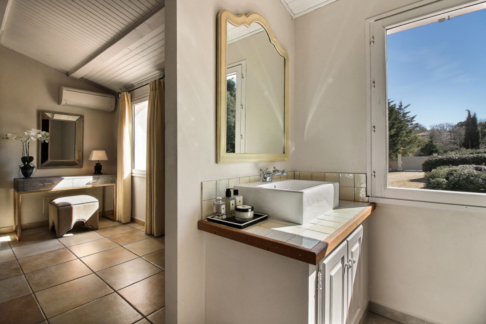 Ensuite at Mas du Buis in Provence