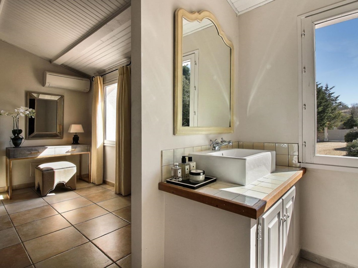 Ensuite at Mas du Buis in Provence