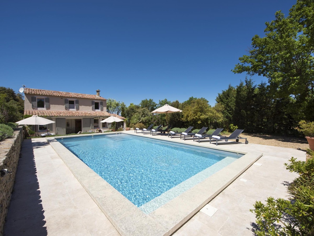 Swimming pool with exterior of Mas du Buis, Provence