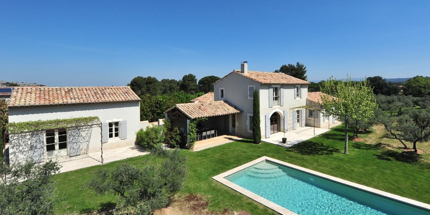 Hero shot of the main house and guest house at Mas Eygalieres in Provence
