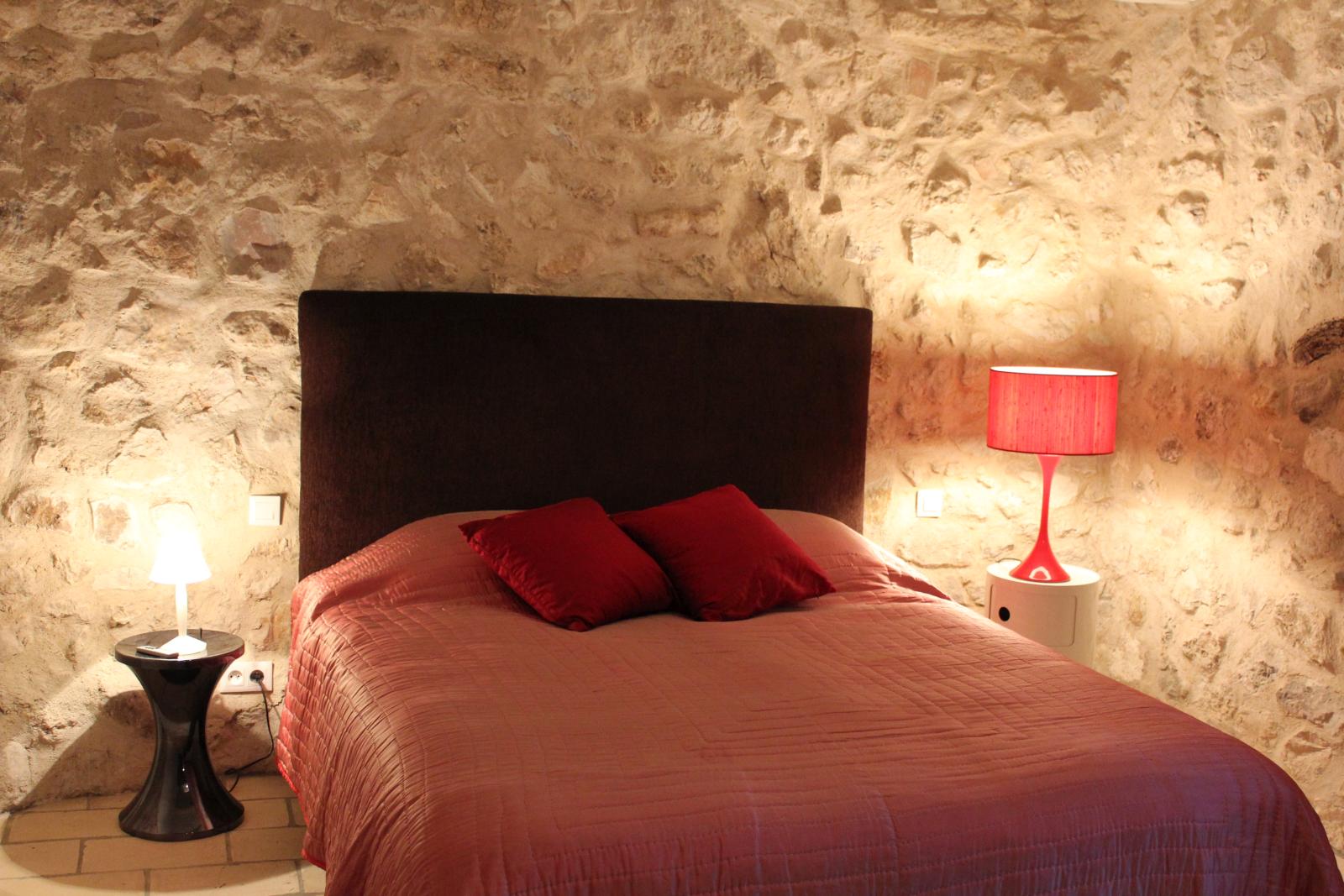Red bedroom in Mas Jaisses, Provence