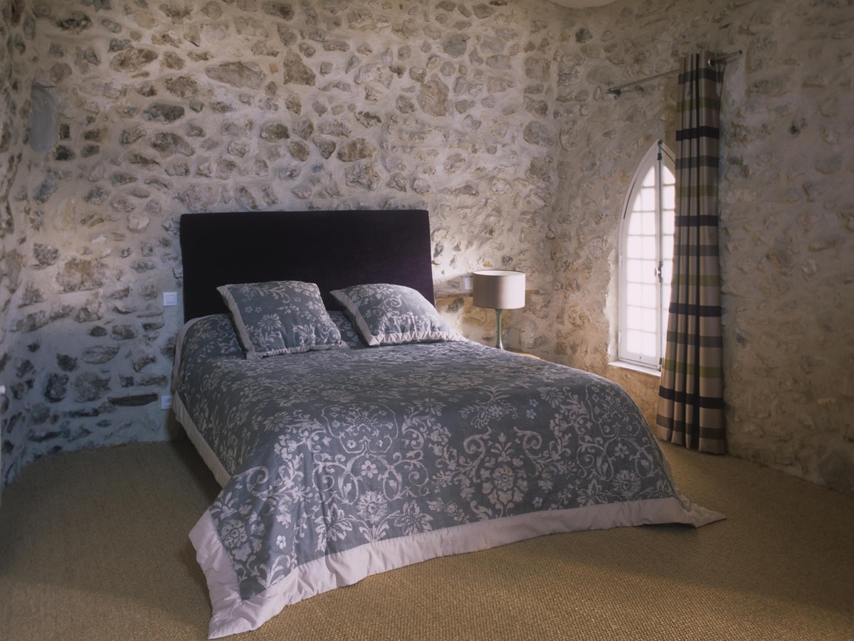 double bedroom in Mas Jaisses, Provence