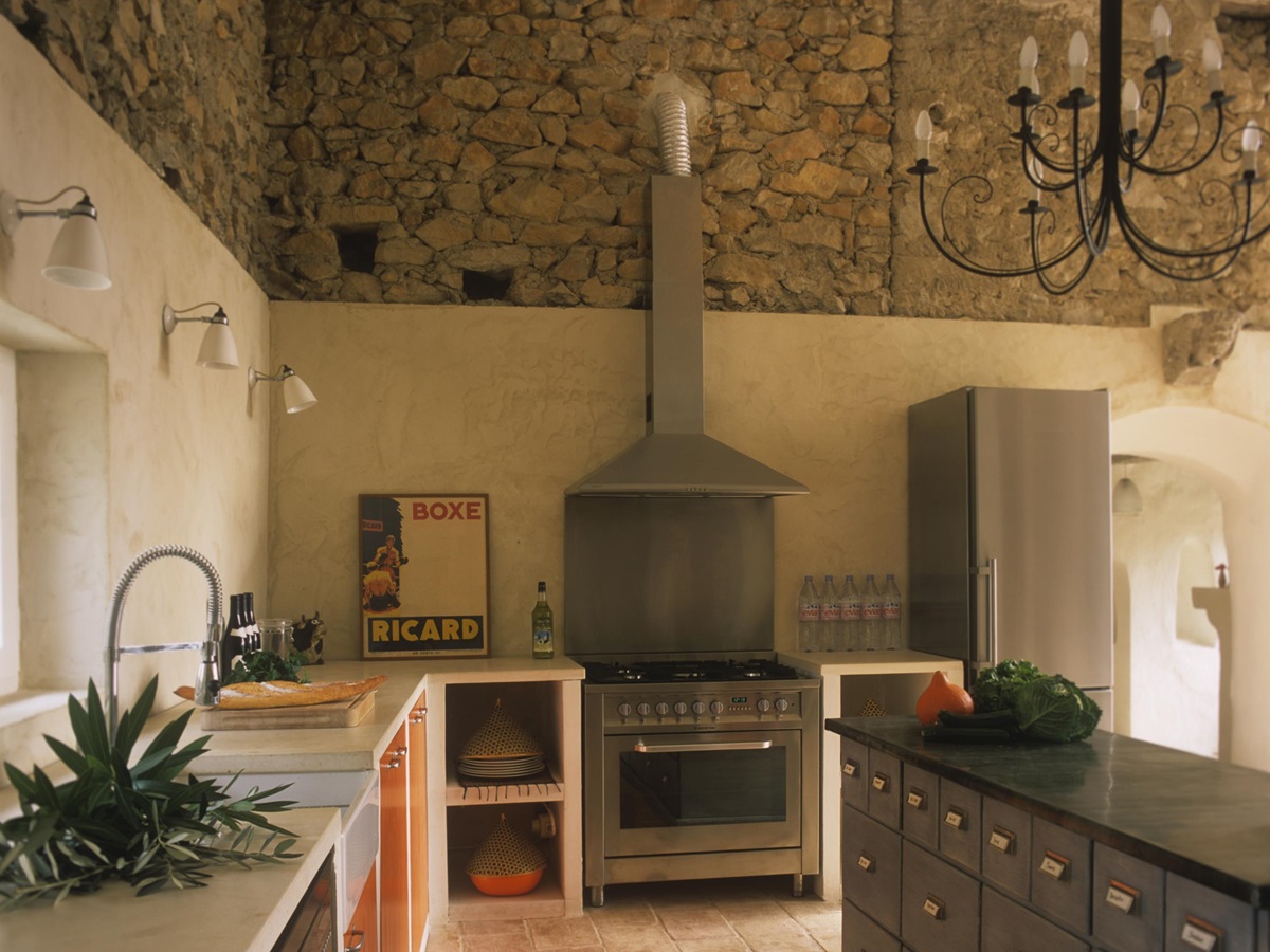 kitchen in Mas Jaisses, Provence