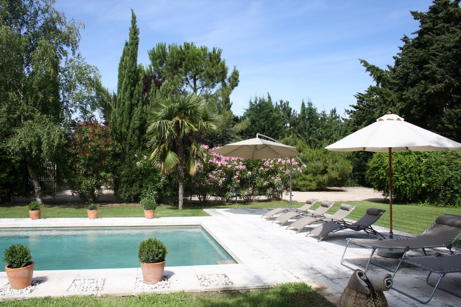 swimming pool of Mas Jaisses, Provence