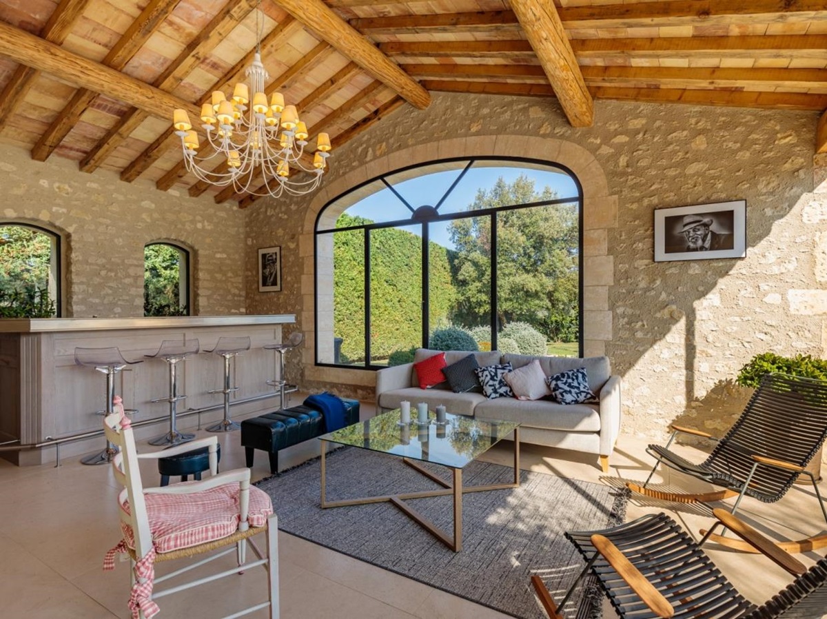 Living room with bar area at Mas Laurent in Provence