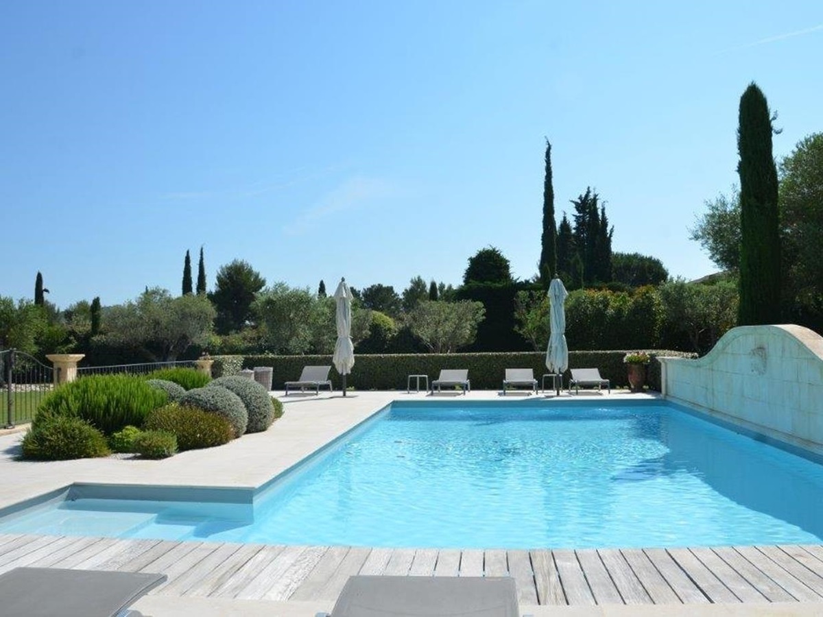 Pool with steps at Mas Laurent in Provence