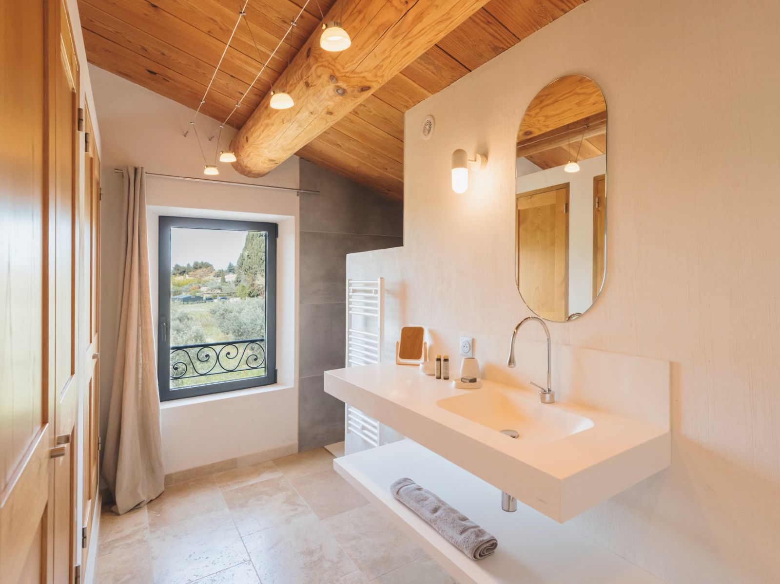 Bathroom 2 at Mas Maussane in Provence 