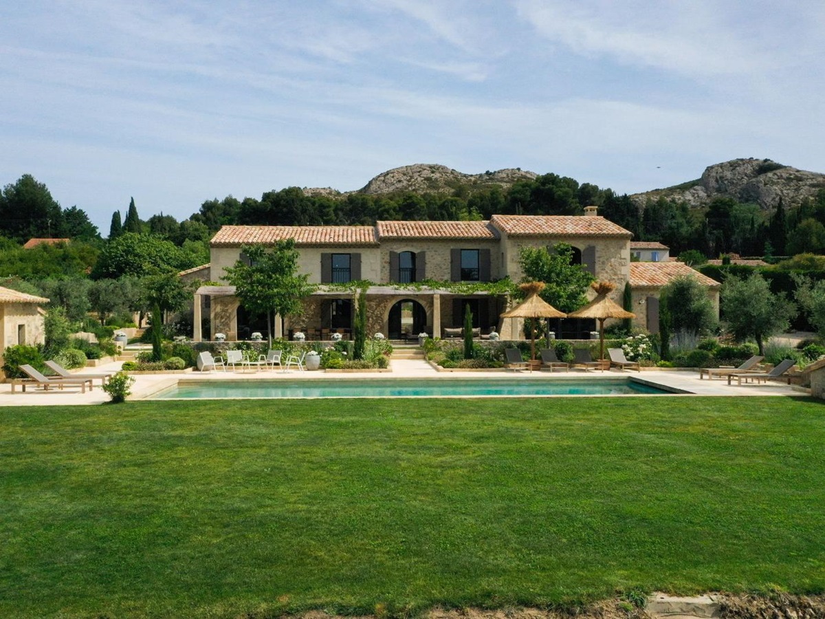 Front View of Mas Maussane in Provence