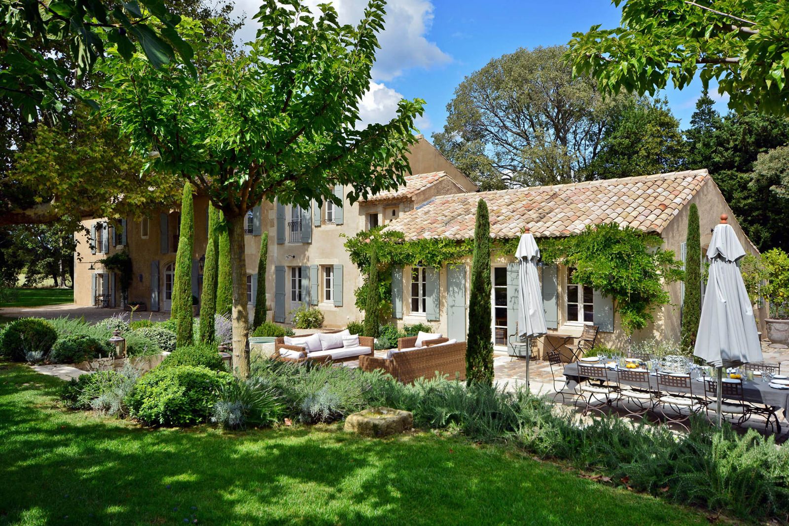 Exterior of Mas Moulard in Provence