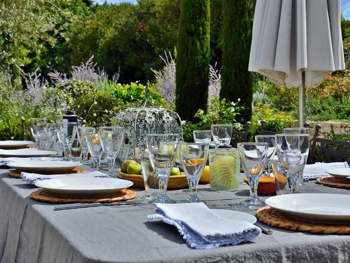 Outdoor Dining at Mas Moulard in Provence
