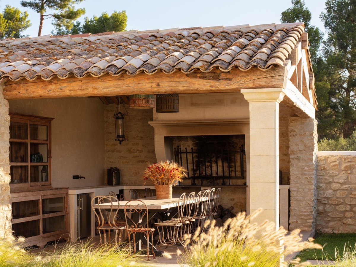 Outdoor Dining at Villa Athena in Provence