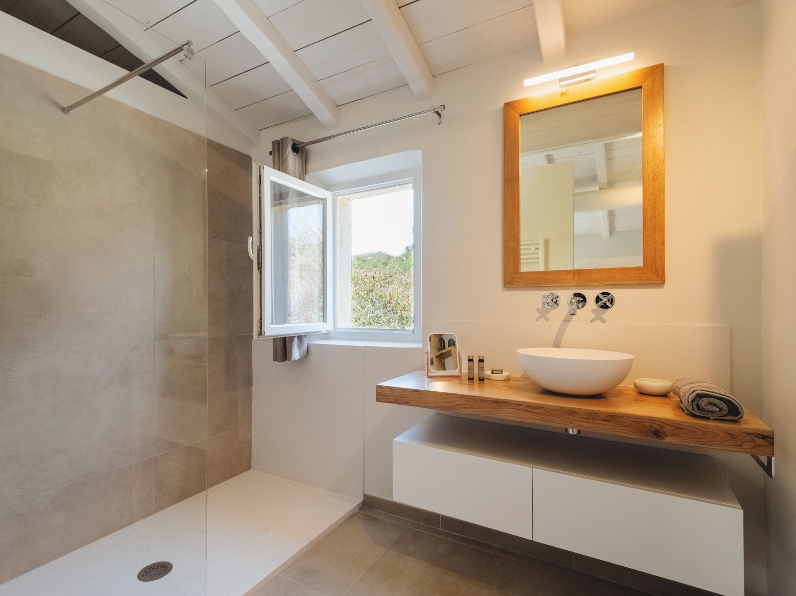 Bathroom 1 at Villa Aurelia in Provence
