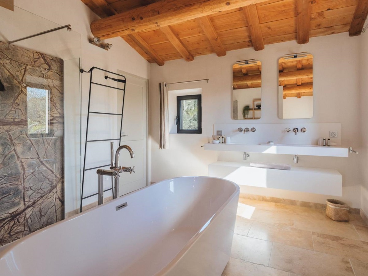 Main Bathroom at Villa Les Alpilles in Provence