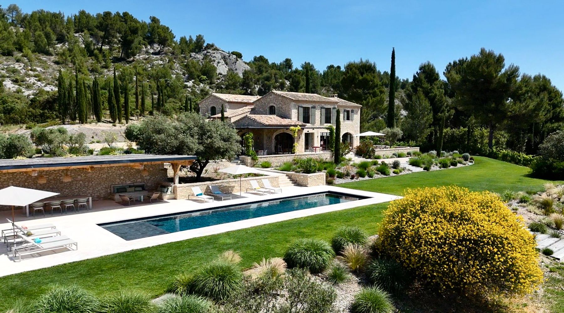 Aerial shot of Villa Olivier in Provence