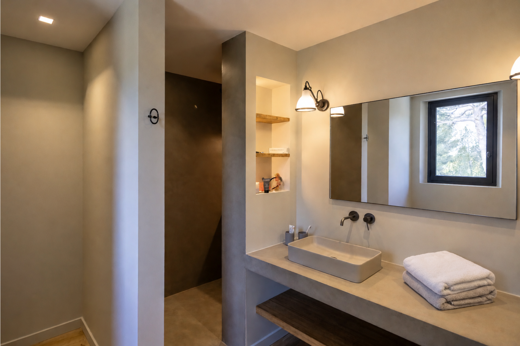 Bathroom at Villa Olivier in Provence