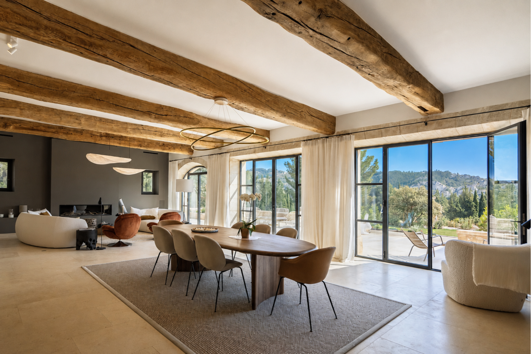 Dining room at Villa Olivier in Provence