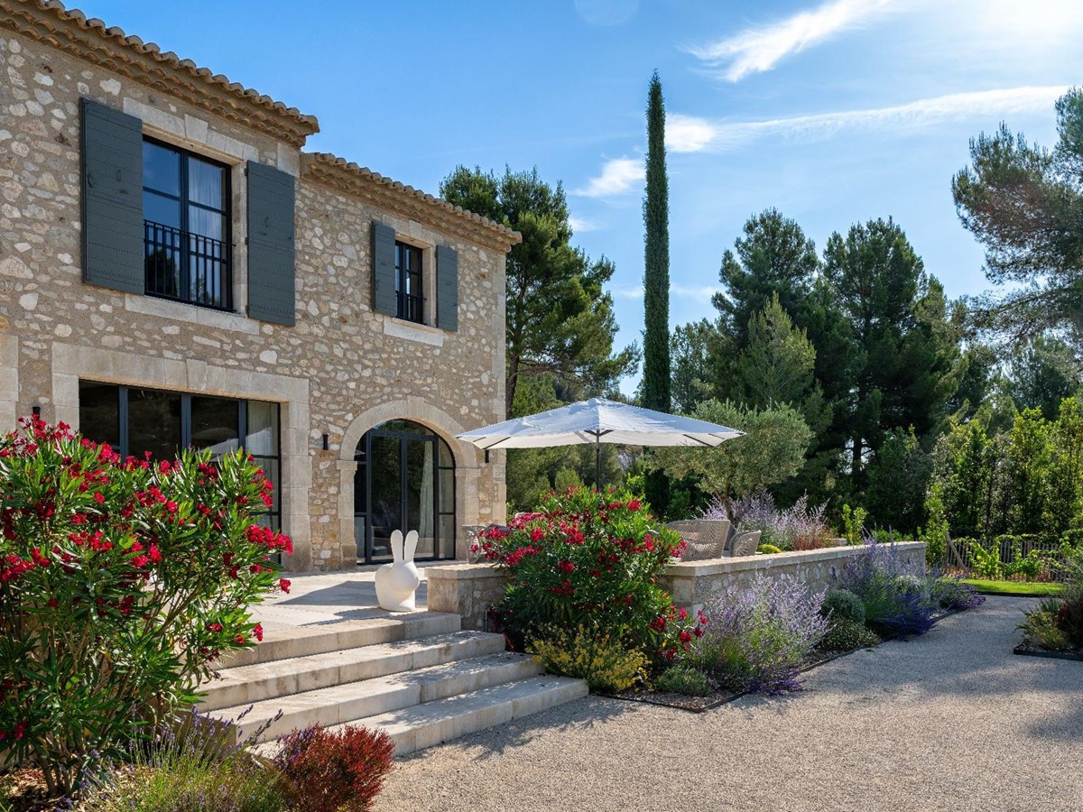 Entrance at Villa Olivier in Provence