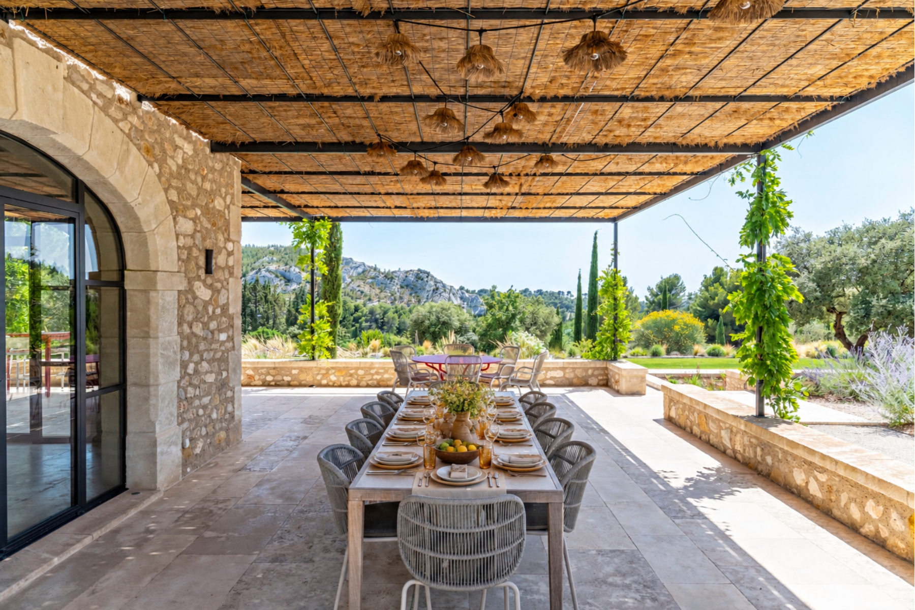 Outdoor dining area at Villa Olivier in Provence
