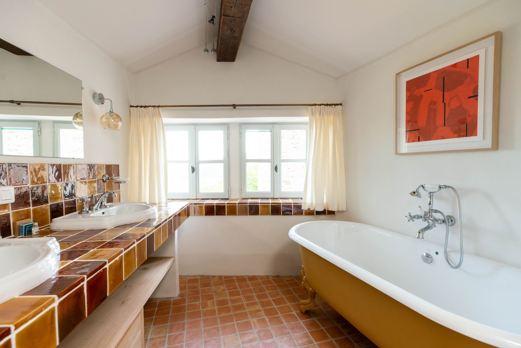 Le Mas de Sinety bathroom at Villa Thyme