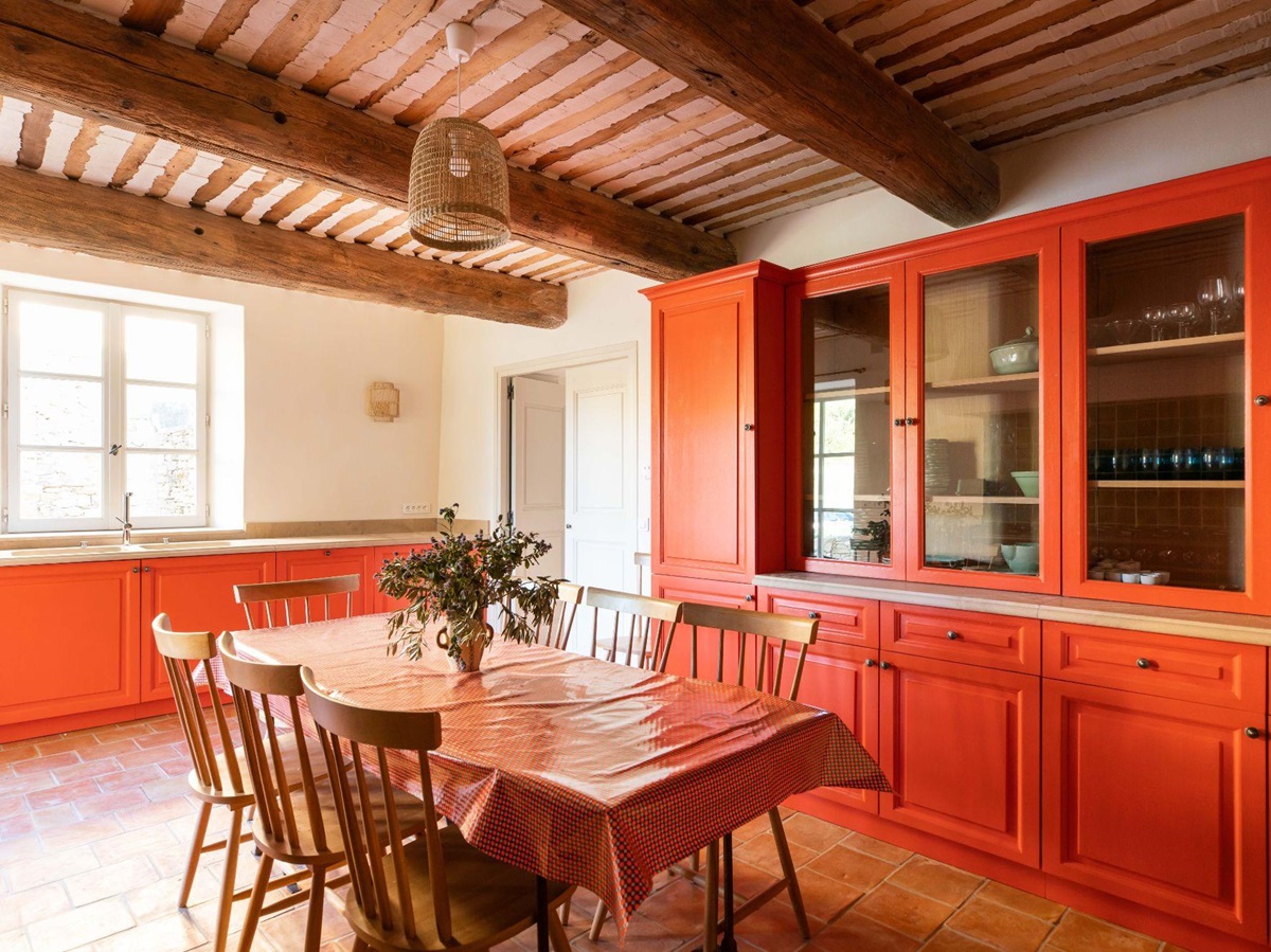 Le Mas de Sinety kitchen at Villa Thyme