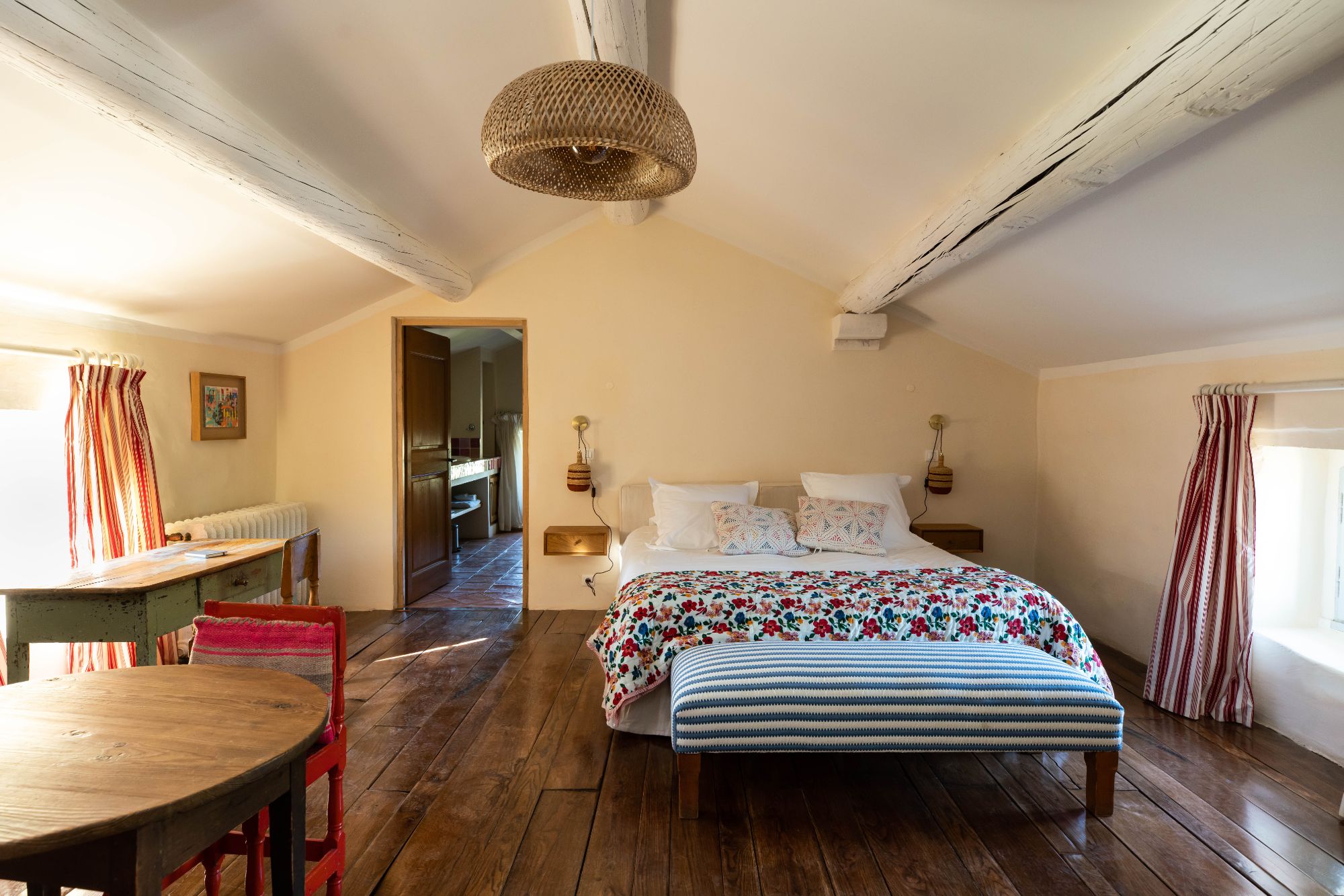 Maison Haute double bedroom at Villa Thyme