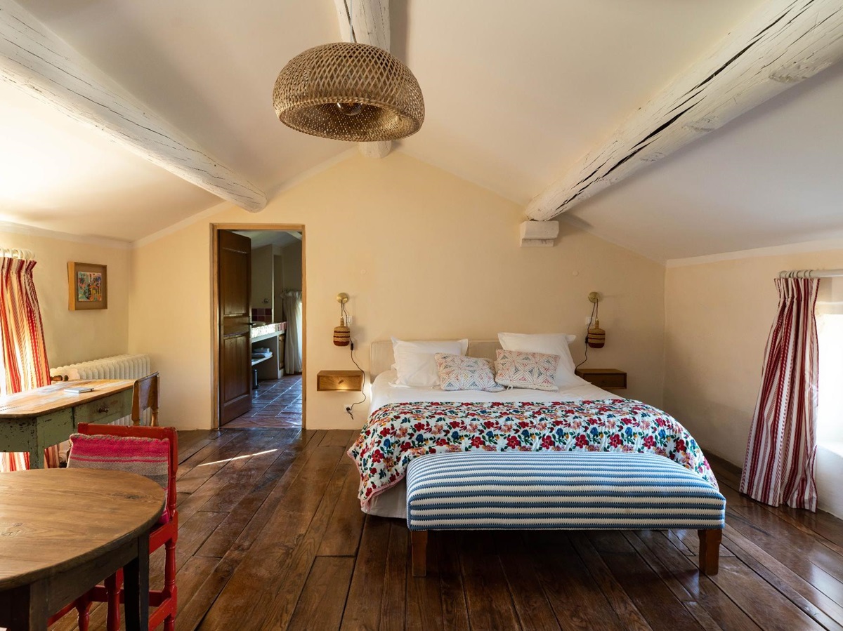 Maison Haute double bedroom at Villa Thyme