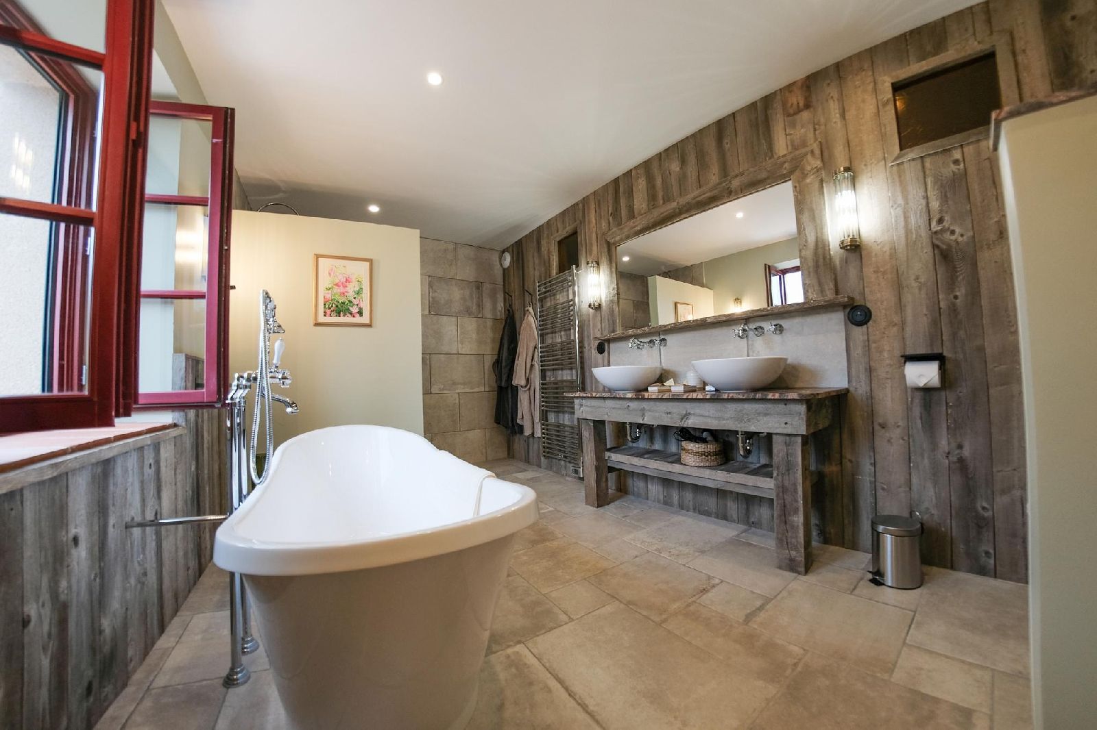 Bathroom with bath tub at Castelnou in South West France