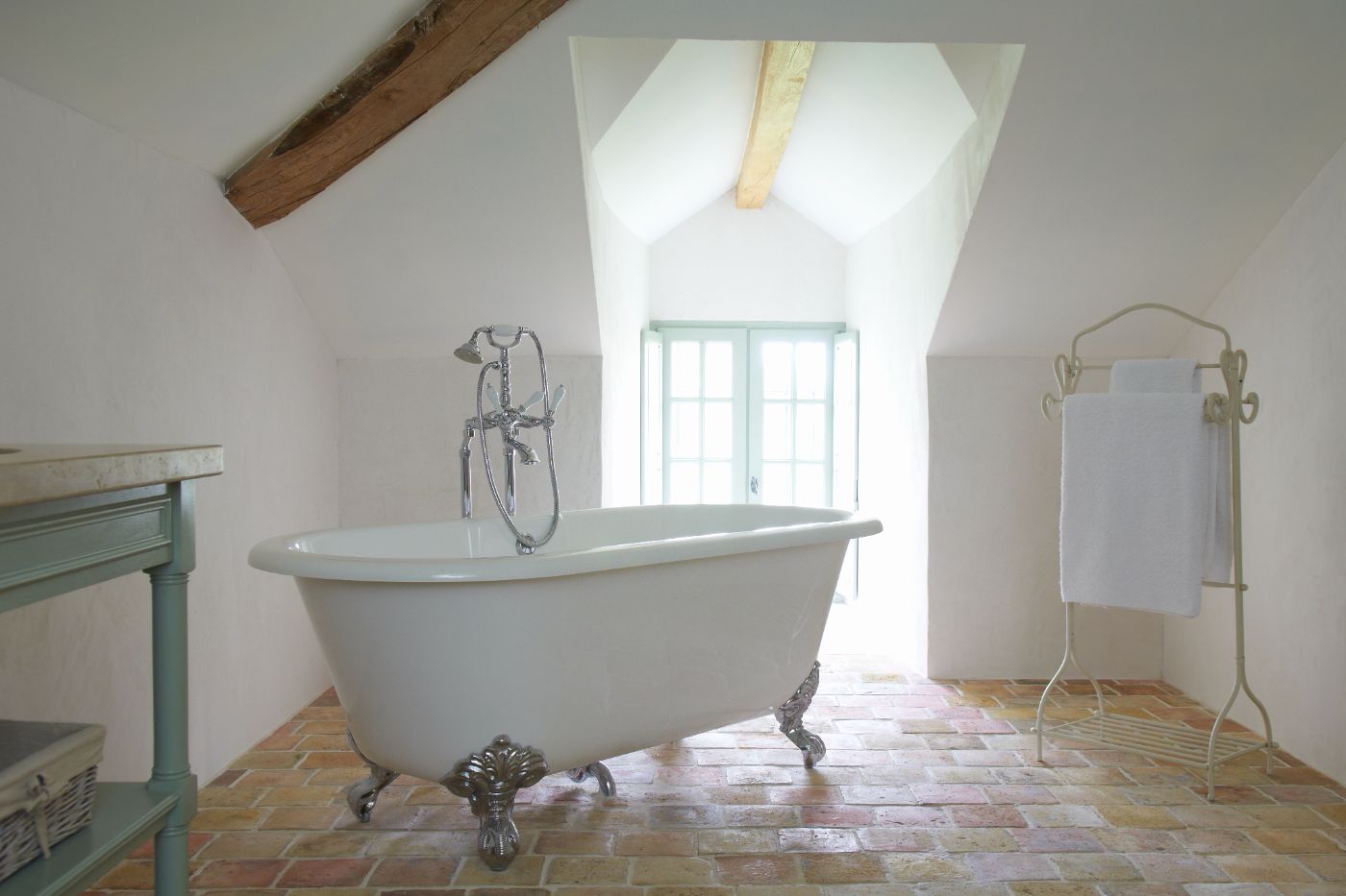 Bathroom 5 at Domaine Alauzie in South West France 
