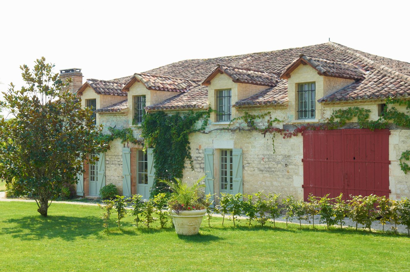 Exterior of Domaine Alauzie in South West France 
