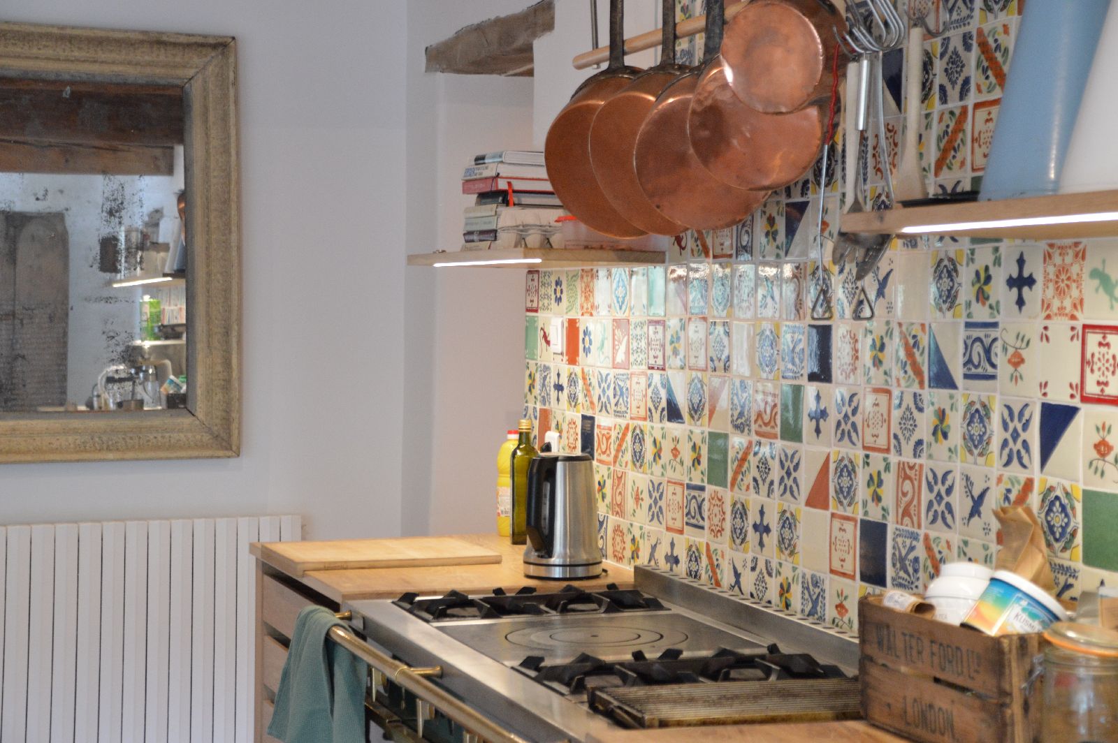 Tiled wall with kitchen surfaces at Domaine de la Hille in France