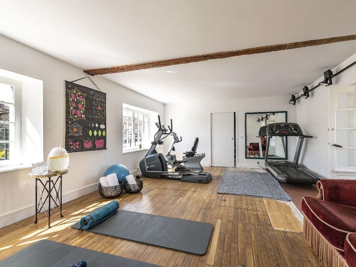 Gym with treadmill at Le Close Colombier in France