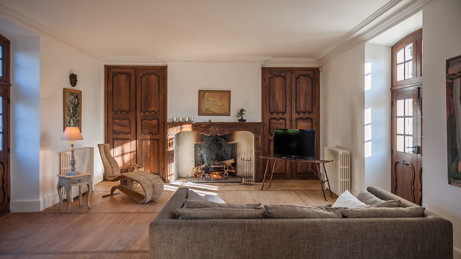 the living room at maison de cales