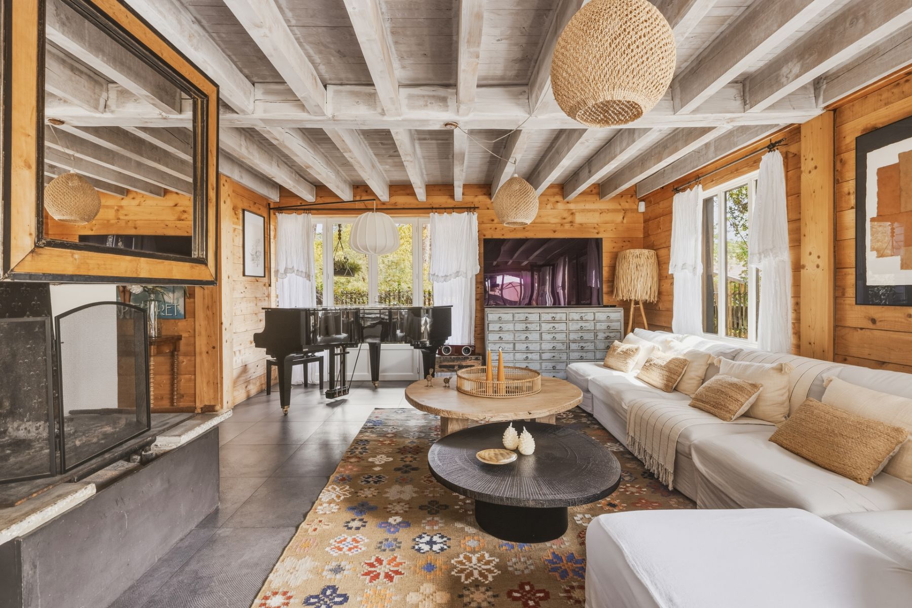 Lounge at Villa de L'Herbe in South West France