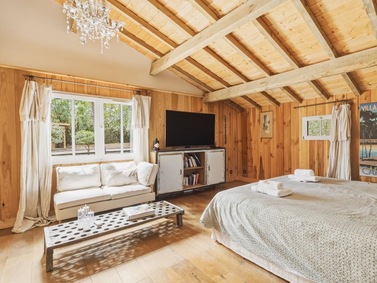 Main bedroom at Villa de L'Herbe in South West France