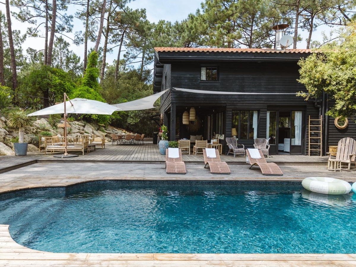 Swimming pool at Villa de L'Herbe in South West France