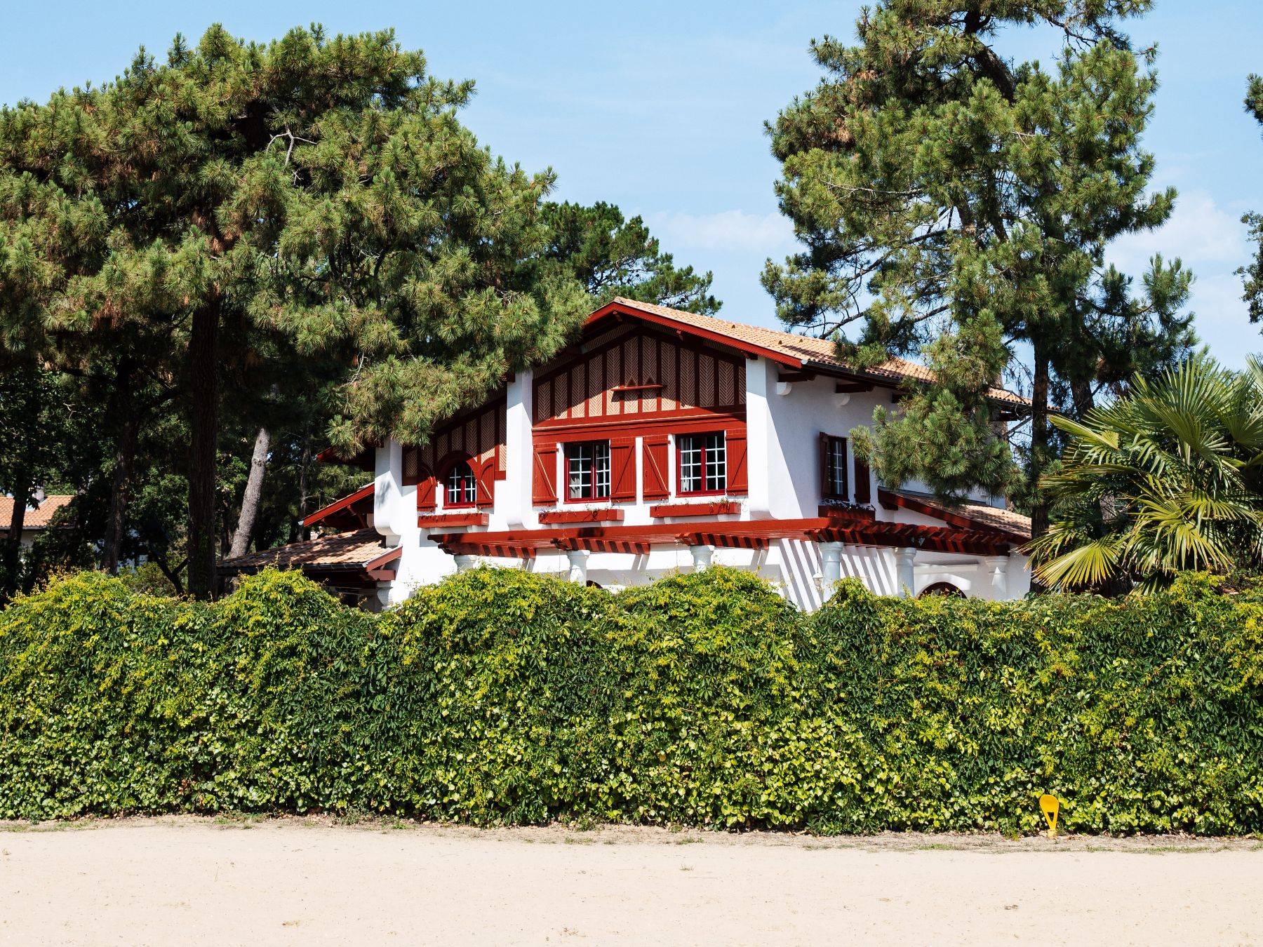 Exterior and Beach at Villa du Lac in South West France