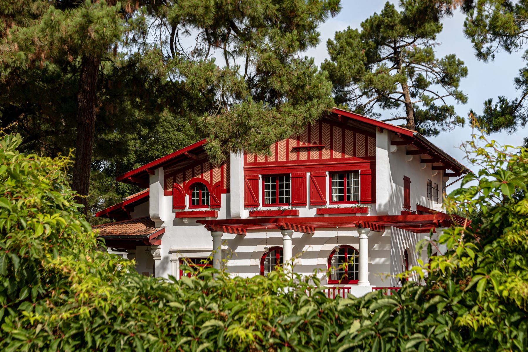 Exterior View of Villa du Lac in South West France