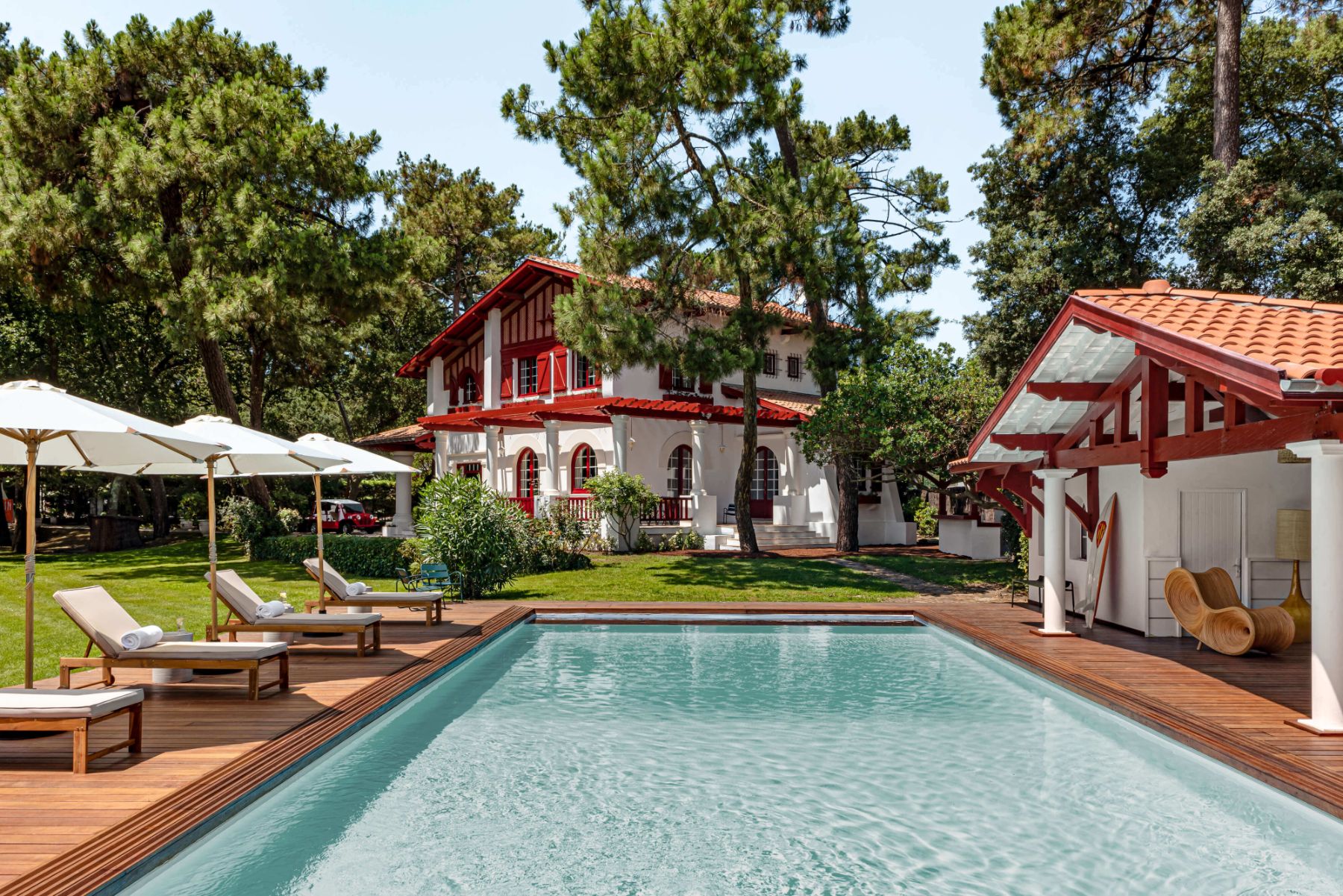 Swimming Pool and Full Exterior of Villa du Lac in South West France