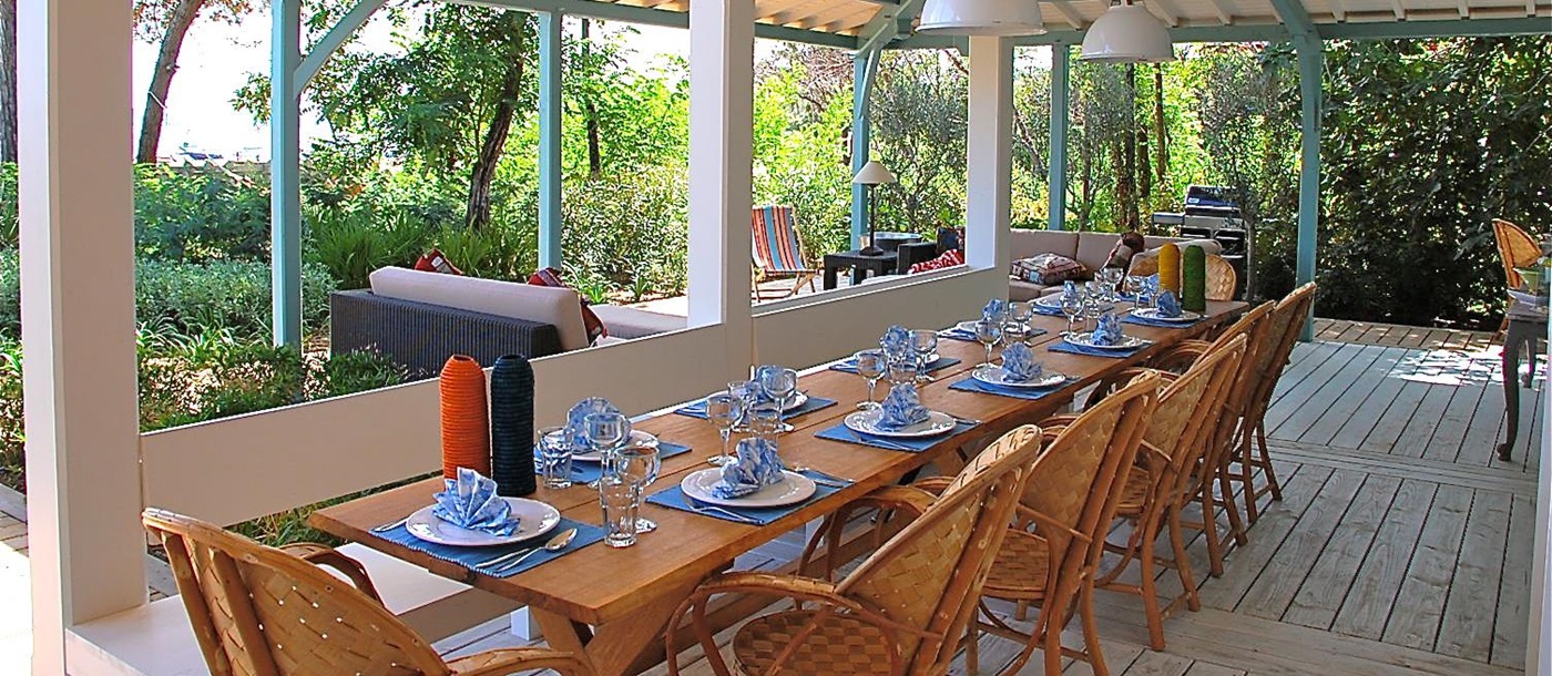 Dining terrace-Villa Isabelle