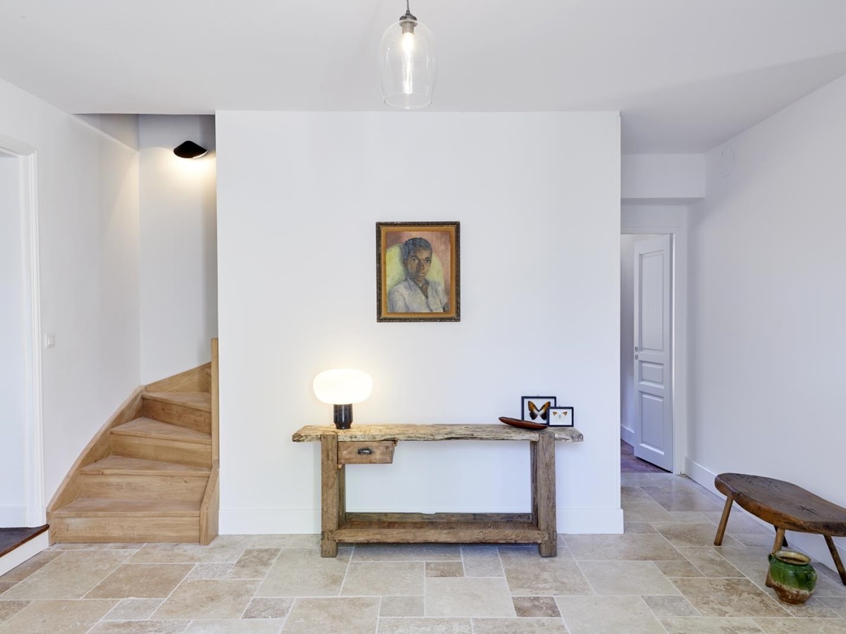 hallway with rustic table at pomiera, france