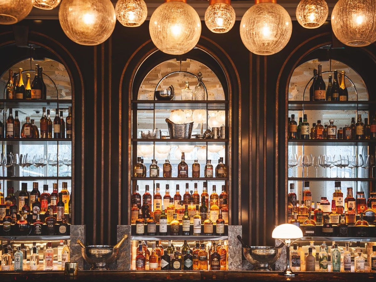 Cocktail bar at the Belmond Cadogan Hotel in London