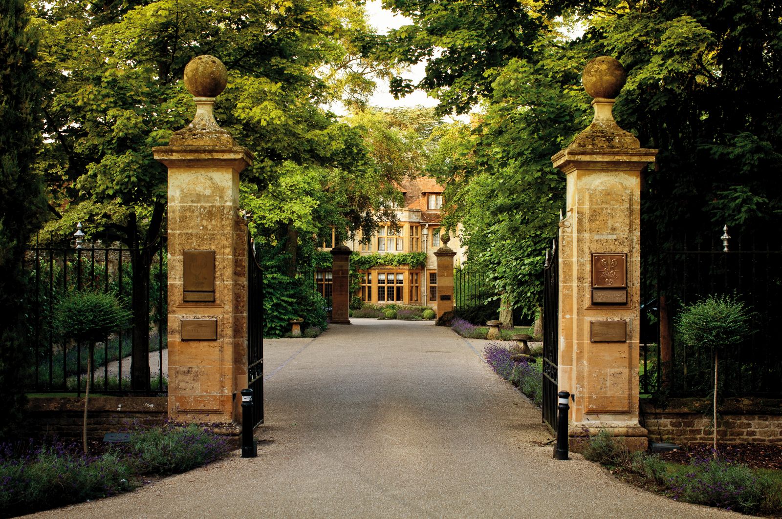 Entrance to Belmond Le Manoir Aux Quat'Saisons in Oxfordshire