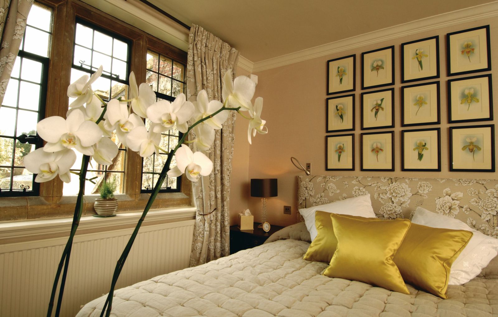 Guest room at Belmond Le Manoir Aux Quat'Saisons in Oxfordshire
