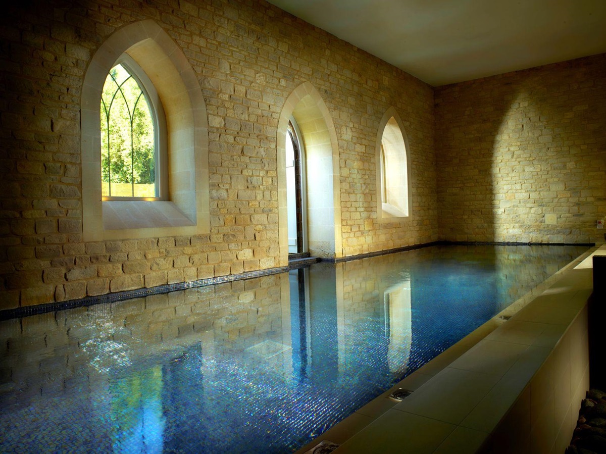 Relaxation pool in the spa of the Royal Crescent Hotel in Bath
