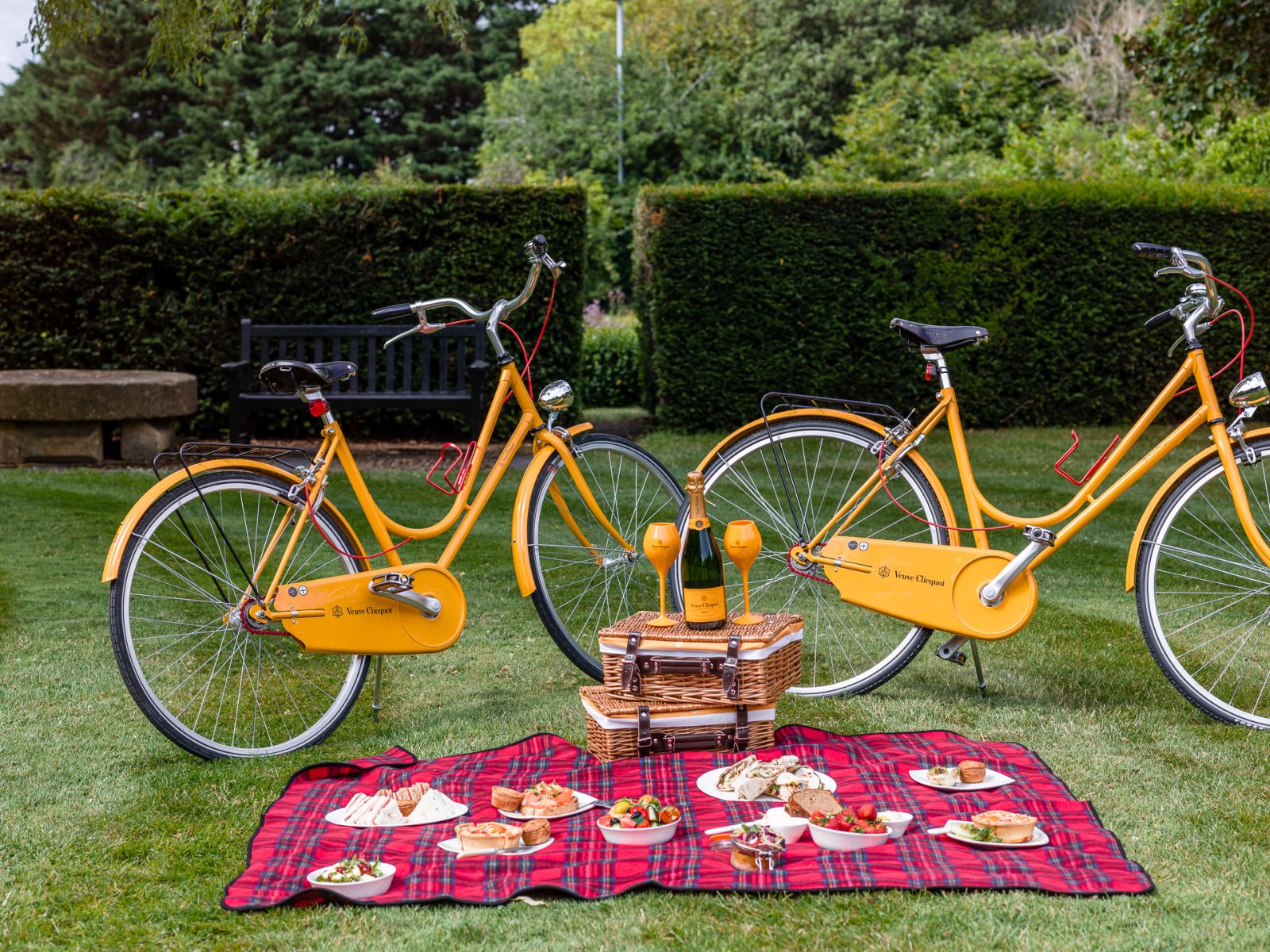 Champagne picnic at The Lygon Arms in the Cotswolds, England