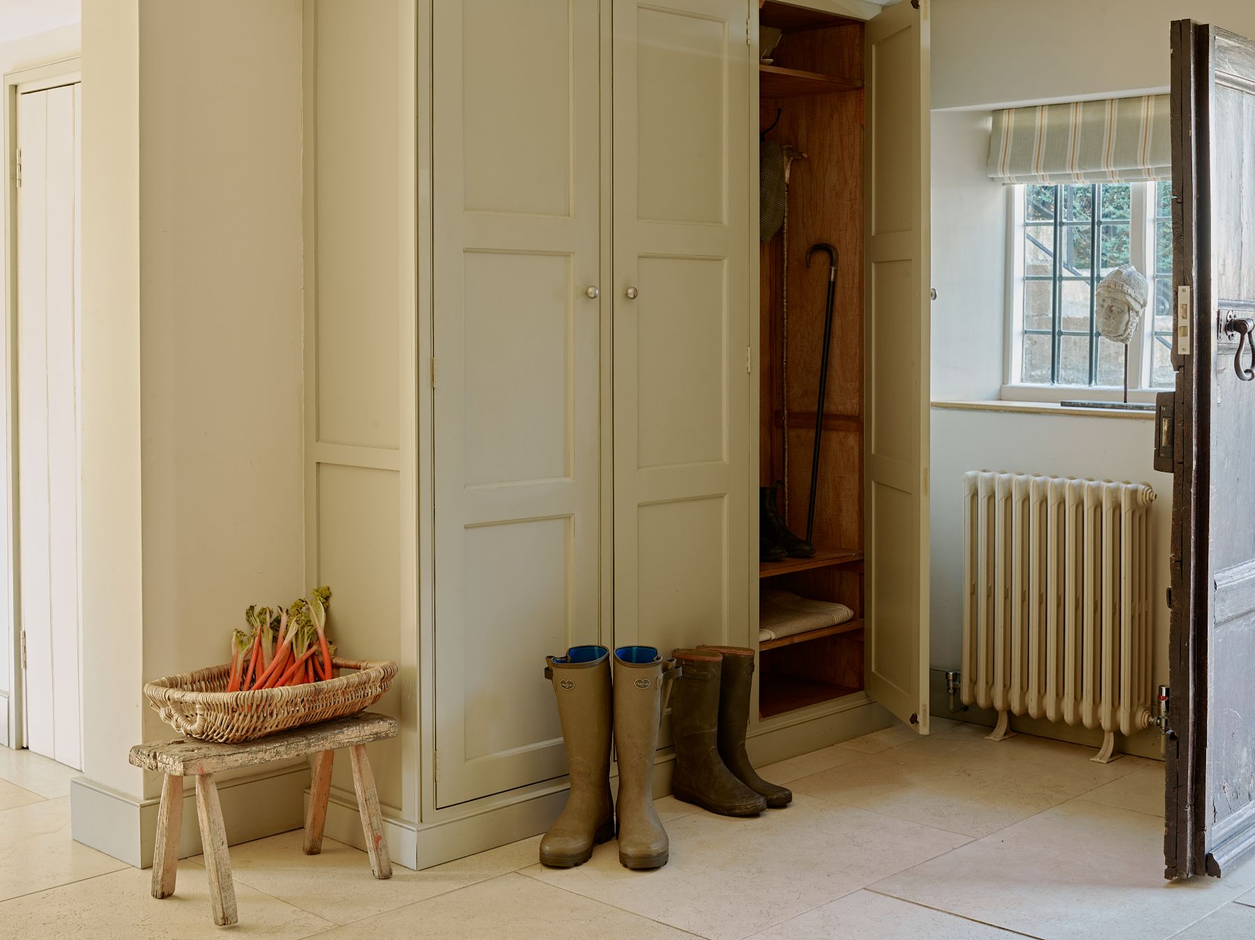 Entrance of Broadway House in the Cotswolds